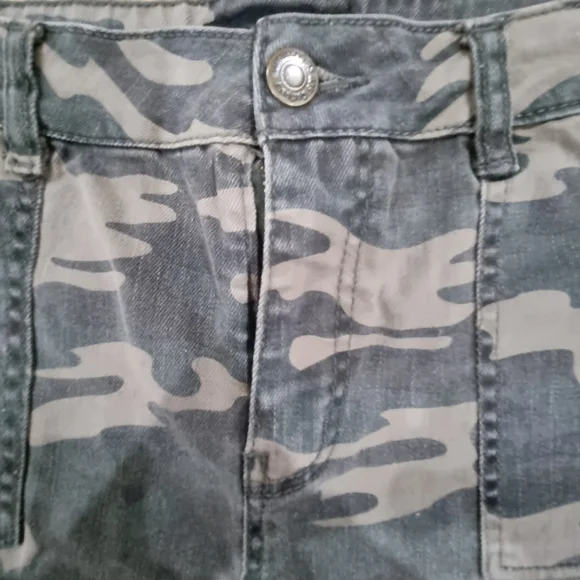 Jay Jays camo denim shorts - Picture 2 of 9